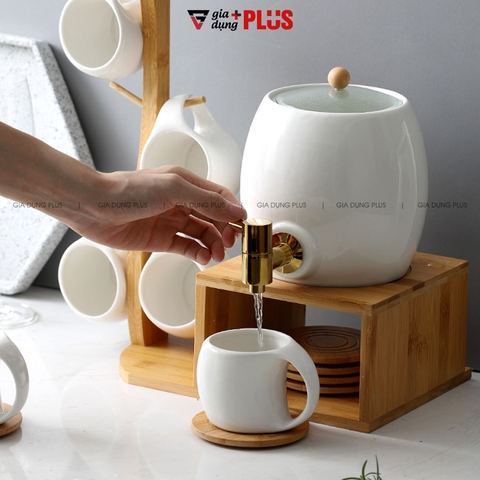 Bộ Chum Đựng Nước Sứ Có Vòi 3 Lít Kèm Kệ Gỗ & 6 Cốc Sứ Màu Trắng Cao Cấp - Gia dụng Plus