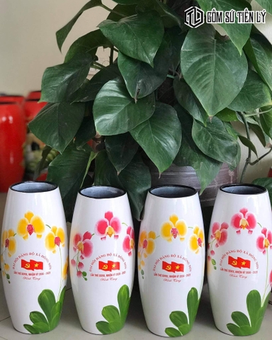 Bình hoa gốm tặng Đoàn Thể-GQT29