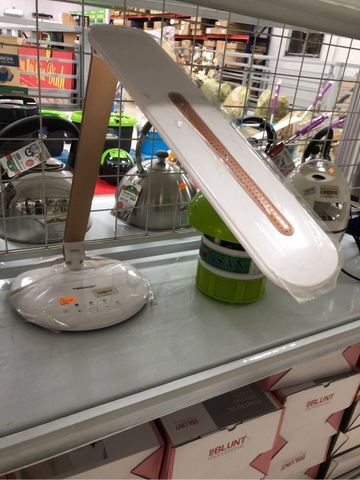 Đèn bàn Tiross TS1806