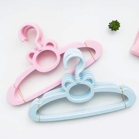 Set 5 Móc áo nhựa phơi quần áo trẻ em FINLEY gấu con, đầu móc xoay 360 độ (Đóng set 5 cái) - FL-0198-M