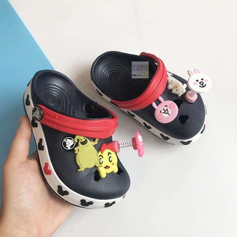 Dép cá sấu Crocs trẻ em chuột Mickey màu xanh đen