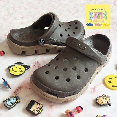 Dép cá sấu Crocs Duet Sport màu Nâu đậm đế nâu