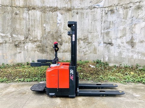 Xe nâng điện Stacker - 2 tấn