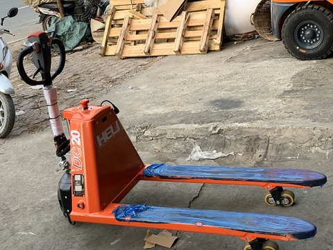 xe nâng tay điện