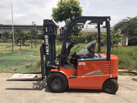 xe nâng điện 2.5 tấn