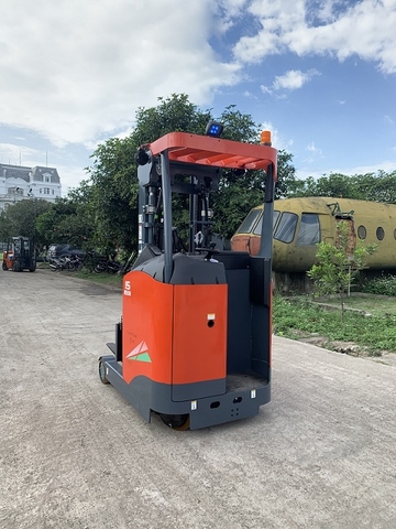 Xe nâng Reach truck Lithium