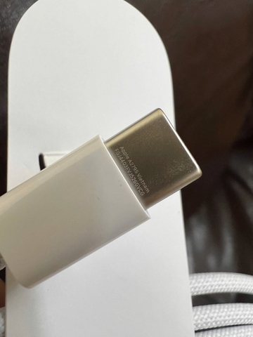 Cáp c to c bọc dù kèm que chọt sim chính hãng Apple