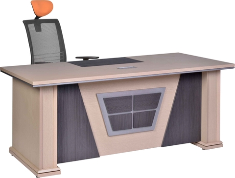 Bàn lãnh đạo NTP1890T1