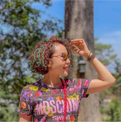 Uốn xù và nhuộm highlight