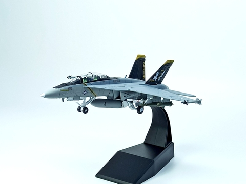 Mô hình máy bay F/A 18 tỷ lệ 1/100