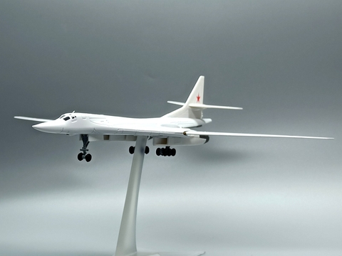 Mô hình máy bay Tupolev Tu160
