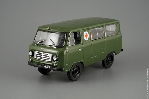 Uaz 450A - Xe cứu thương