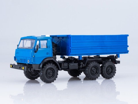 Mô hình xe Kamaz 55105 (Đặt trước)