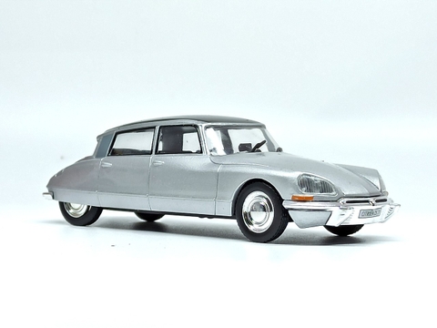Mô hình xe Citroen DS21
