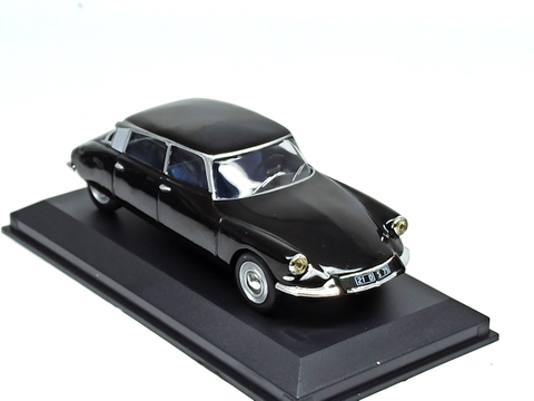 Mô hình xe Citroen DS21