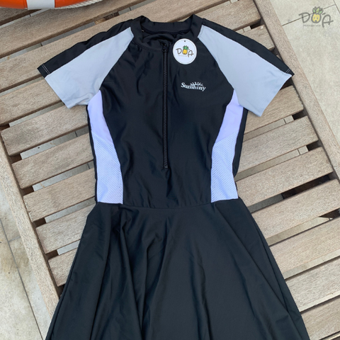 Đồ bơi nữ liền thân dạng váy tay ngắn cao cấp in chữ sunshiny | DỨA BIKINI & SPORTWEAR