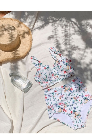 Đồ bơi nữ hai mảnh cạp cao hoa nhí màu trắng | DỨA BIKINI & SPORTWEAR