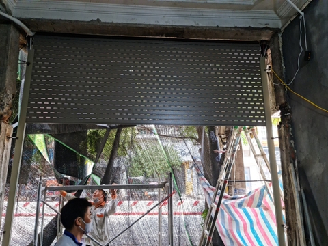 Cửa cuốn Khe thoáng Onedoor tại 736 Minh Khai!