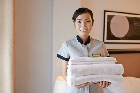 Một số lưu ý của nhân viên buồng phòng khi giao tiếp với khách hàng