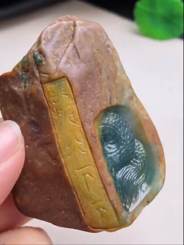 Mặt rồng nguyên thạch chạm ngọc phỉ thuý tự nhiên ( Jadeite A) NT1210