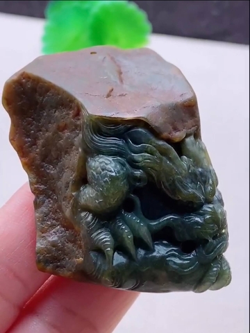 Mặt rồng nguyên thạch chạm ngọc phỉ thuý tự nhiên ( Jadeite A) NT1215