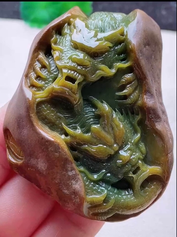 Mặt rồng nguyên thạch chạm ngọc phỉ thuý tự nhiên ( Jadeite A) NT1217