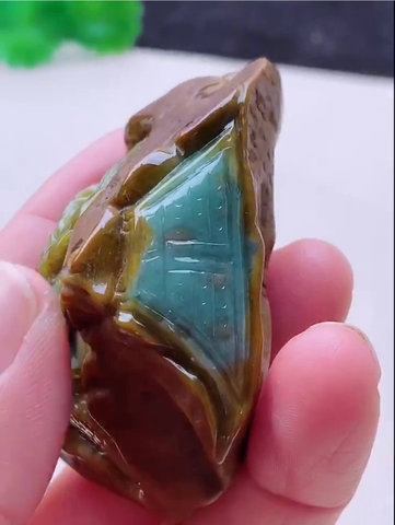 Mặt rồng nguyên thạch chạm ngọc phỉ thuý tự nhiên ( Jadeite A) NT1219