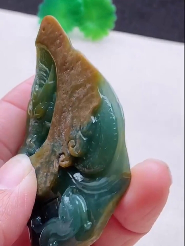 Mặt rồng nguyên thạch chạm ngọc phỉ thuý tự nhiên ( Jadeite A) NT1220