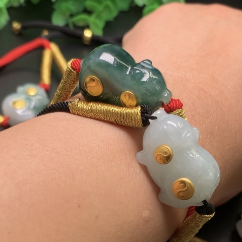 VÒNG CHARM LỢN ĐÔNG HỒ NGỌC PHỈ THÚY HP nt0165