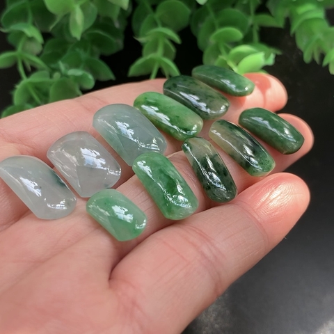 NT231 LÔ MẶT NHẪN YÊN NGỰA NGỌC PHỈ THUÝ TỰ NHIÊN JADEITE A