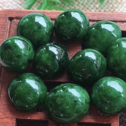 LÔ MẶT NHẪN XANH LỤC ĐẬM ngọc phỉ thúy tự nhiên (Jadeite A) -NT581