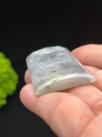 NT1284 Vô sự bài ngọc phỉ thuý gà đen tự nhiên(Jadeite A)