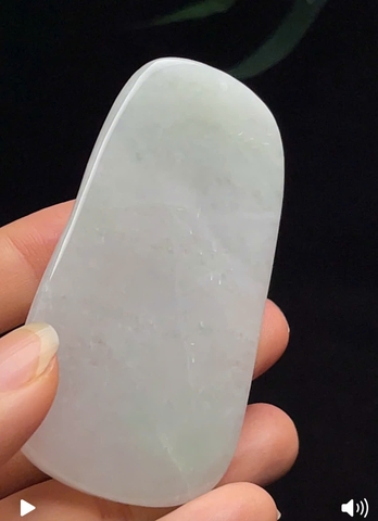 NT1443 Ngoạ hổ ngọc phỉ thuý tự nhiên (JADEITE A)