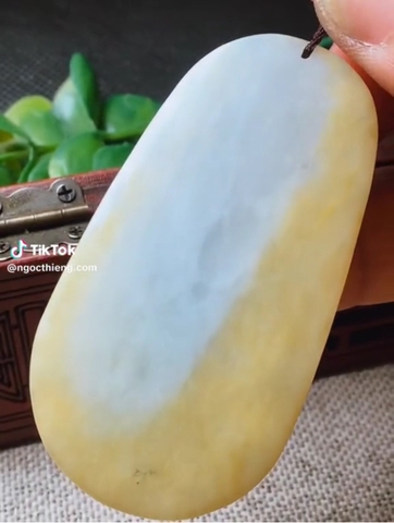NT816 Mặt dây Phật ngọc phỉ thuý hoàng tông tự nhiên( Jadeite A)