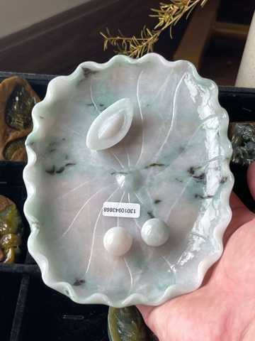 Gạt tàn hoa sen ngọc phỉ thuý tự nhiên ( Jadeite A) NT1209