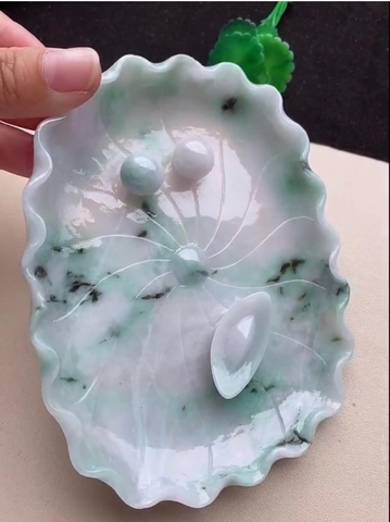 Gạt tàn hoa sen ngọc phỉ thuý tự nhiên ( Jadeite A) NT1209