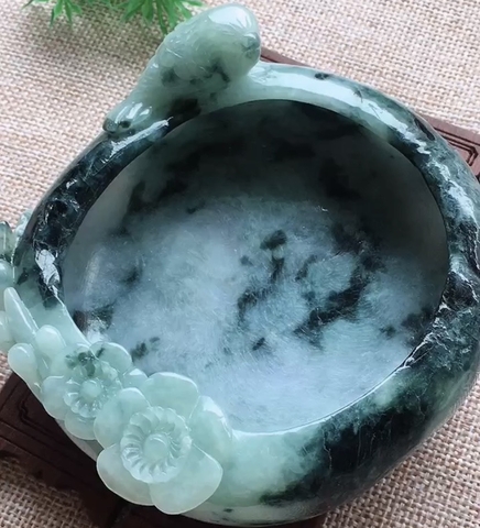 NGHIÊN MỰC NGỌC PHỈ THÚY Ngọc Thiêng