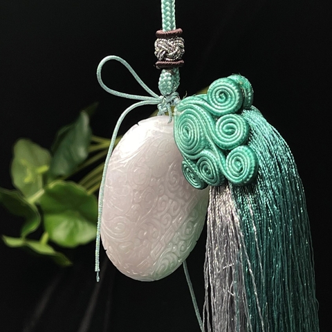 Mặt dây ngọc bội chạm lộng Ngọc phỉ thúy tự nhiên (Jadeite A) -NT636