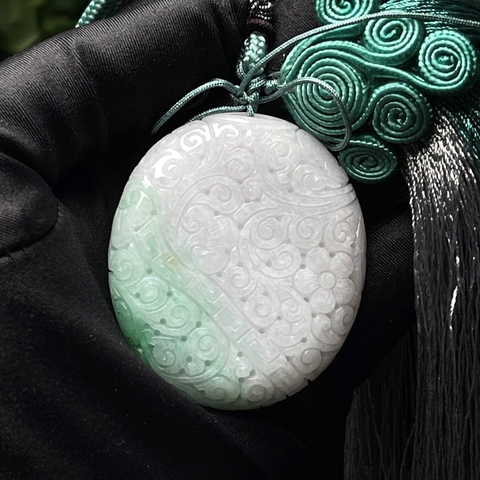 Mặt dây ngọc bội chạm lộng Ngọc phỉ thúy tự nhiên (Jadeite A) -NT636