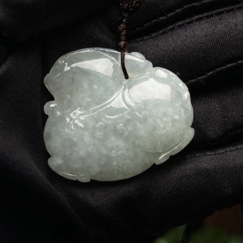 Mặt dây phong thủy Ngựa cõng đỉnh vàng chiêu tài lộc Ngọc phỉ thúy tự nhiên (Jadeite A) -NT635