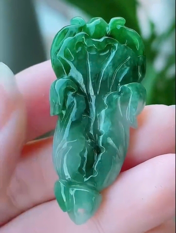 NT1306 Củ cải ngọc phỉ thuý tự nhiên ( Jadeite A)