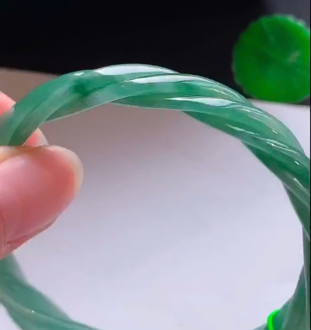 NT1350 ni56.6 vòng xoắn ngọc phỉ thuý tự nhiên (Jadeite A)