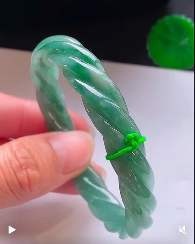 NT1350 ni56.6 vòng xoắn ngọc phỉ thuý tự nhiên (Jadeite A)