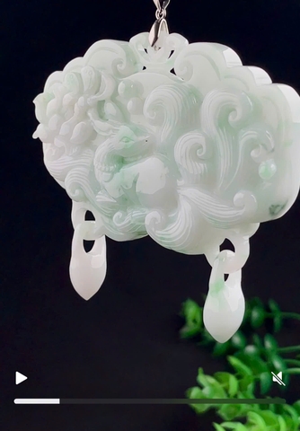 NT1379 Khánh Cửu Hồ Vỹ Ly bạch ngọc điểm lý ngọc phỉ thuý tự nhiên (JADEITE A)