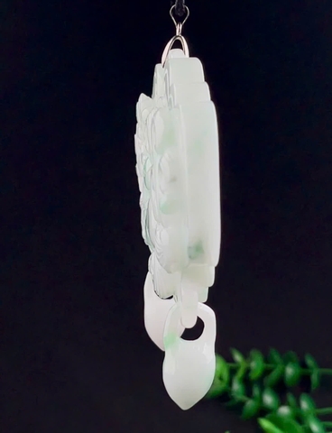 NT1379 Khánh Cửu Hồ Vỹ Ly bạch ngọc điểm lý ngọc phỉ thuý tự nhiên (JADEITE A)