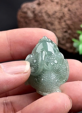 NT1389 Thiềm Thừ Tụ Bảo lam băng ngọc phỉ thuý tự nhiên (JADEITE A)