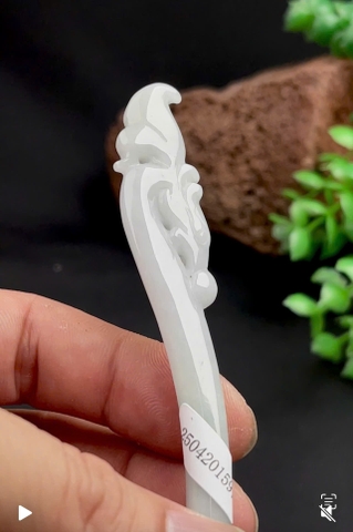 NT1400/7 Trâm dáng rồng ngọc phỉ thuý tự nhiên (JADEITE A)