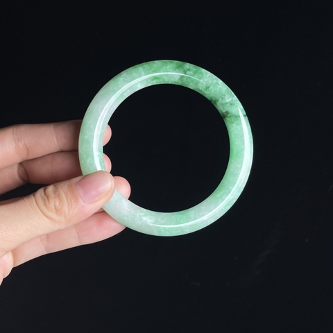 Vòng tay ni57 bình an màu lục tươi  Ngọc Phỉ Thuý tự nhiên Jadeite loại A -NT876