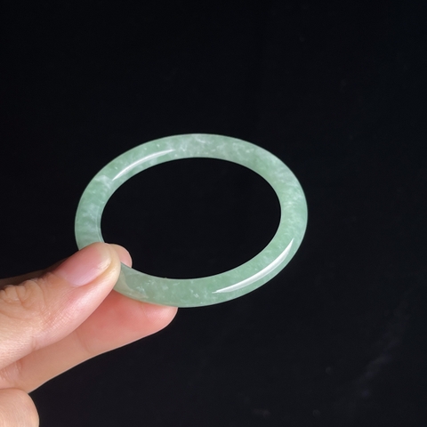 Vòng tay ni47.5 bình an liền size nhỏ  màu lục tươi Ngọc phỉ thúy tự nhiên loại A -NT868