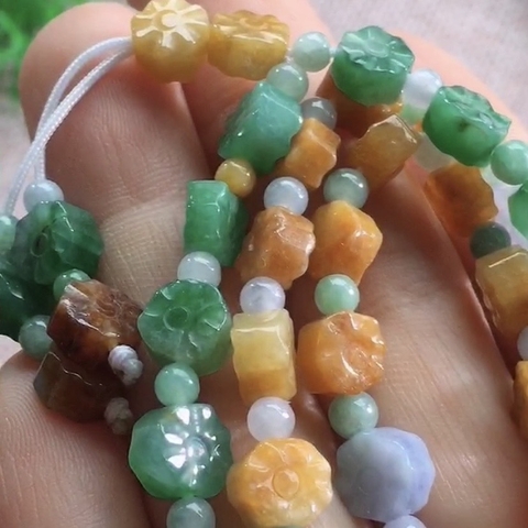 CHUỖI HẠT HOA 3 MÀU NGỌC PHỈ THUÝ nt457